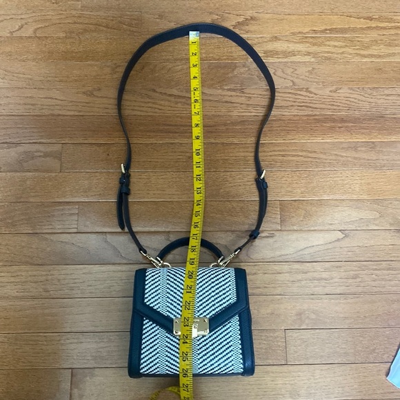 EUC Michael Kors Blue Navy and White Kinsley XS satchel. - Picture 16 of 17